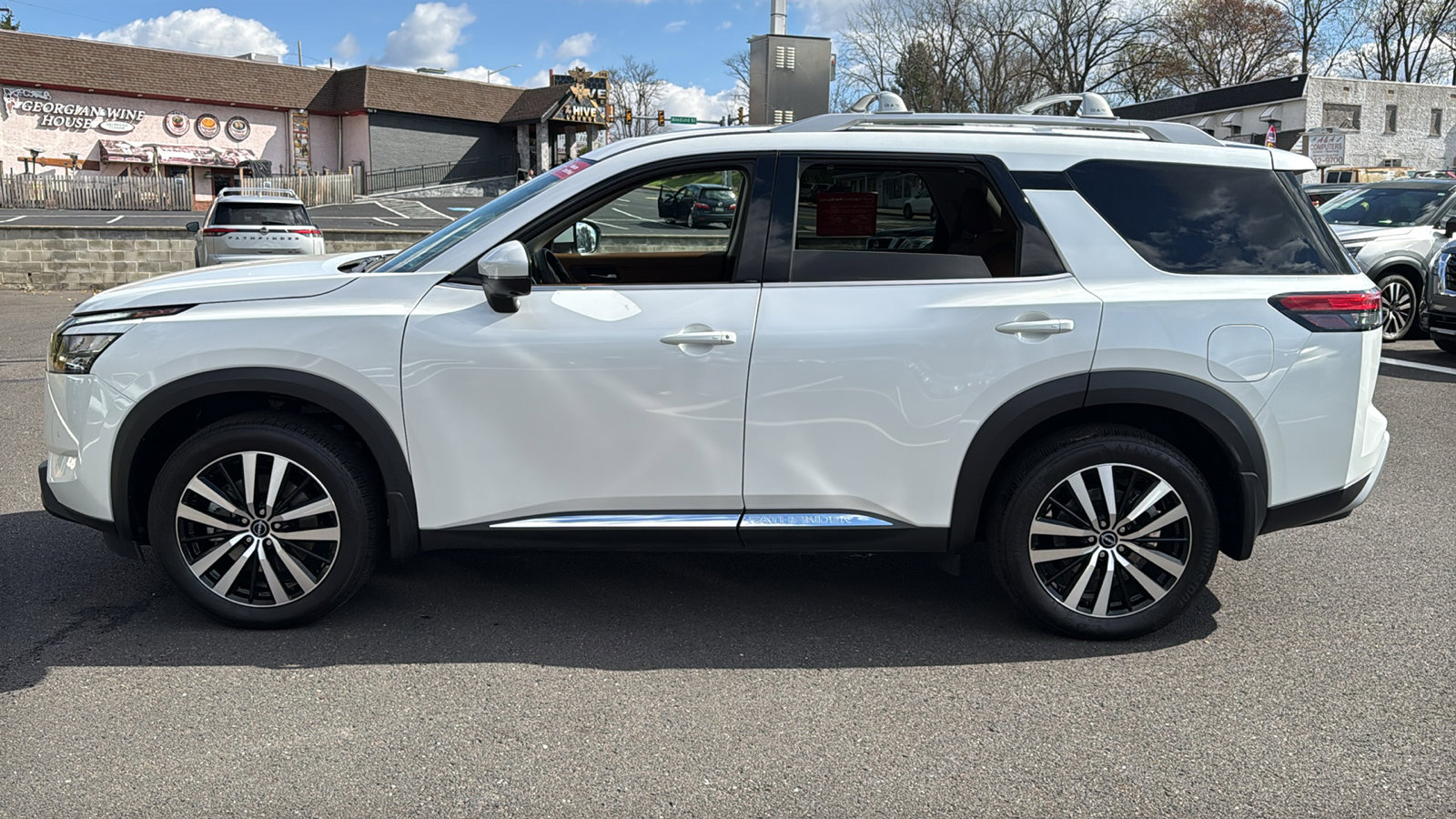 Certified 2025 Nissan Pathfinder Platinum w/ Cargo Package image 4