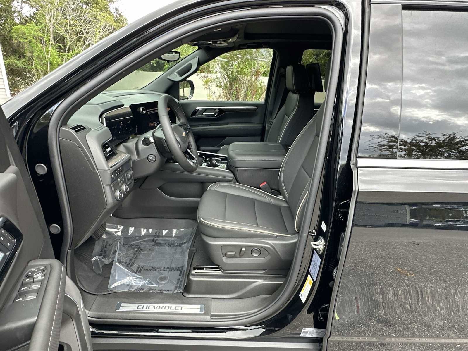New 2026 Chevrolet Tahoe Premier image 2