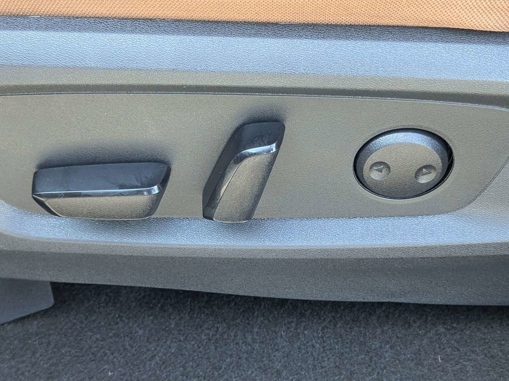 Used 2024 Nissan Pathfinder Platinum w/ Cargo Package FWD image 21