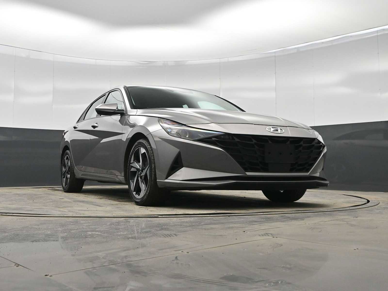 Used 2023 Hyundai Elantra SEL w/ Convenience Package image 30