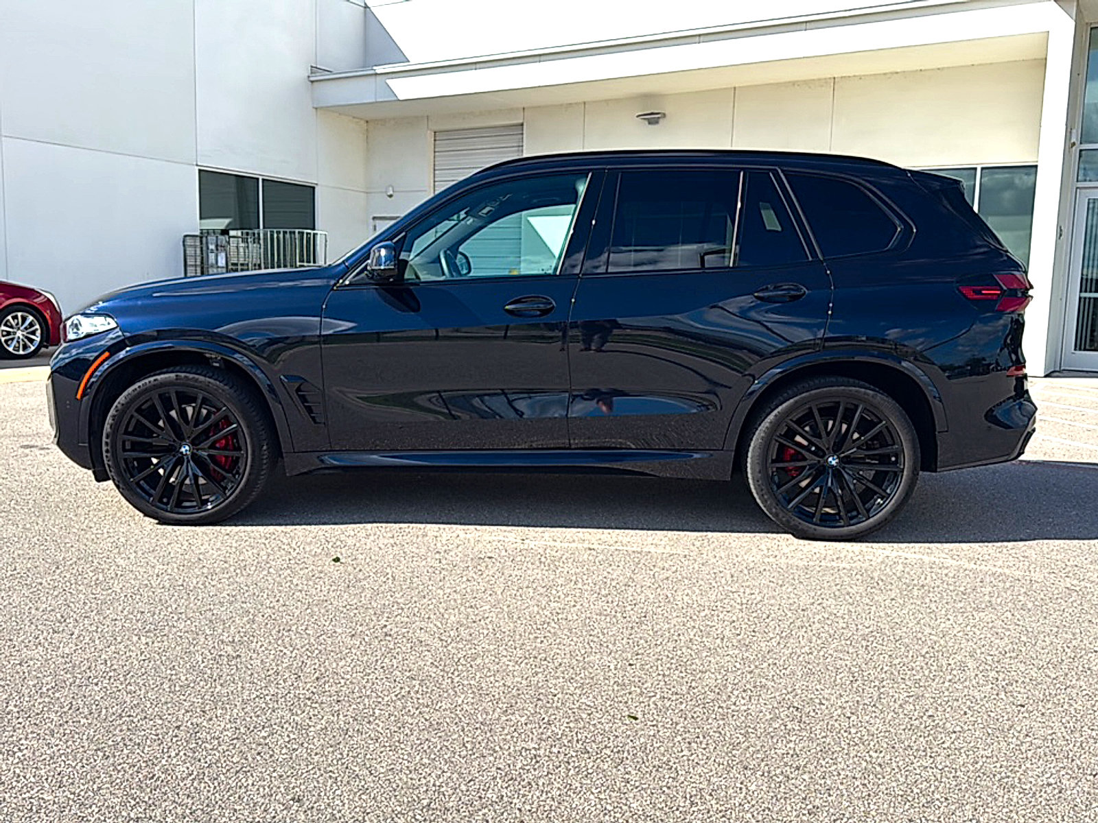 Used 2026 BMW X5 xDrive40i w/ M Sport Package AWD/4WD image 4