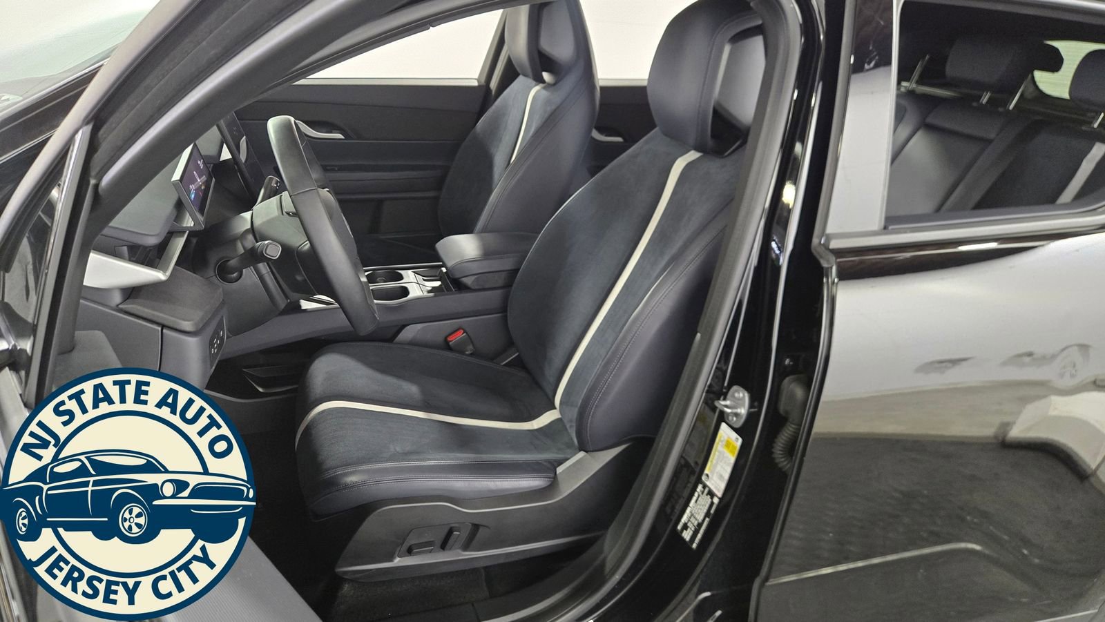 Used 2023 Fisker Ocean One image 24