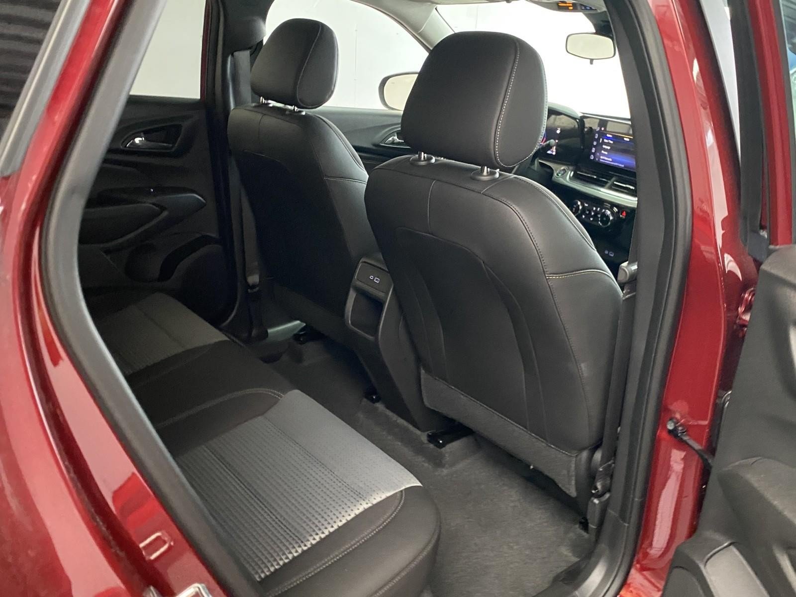 Used 2025 Chevrolet Trax LT w/ Driver Confidence Package FWD image 11
