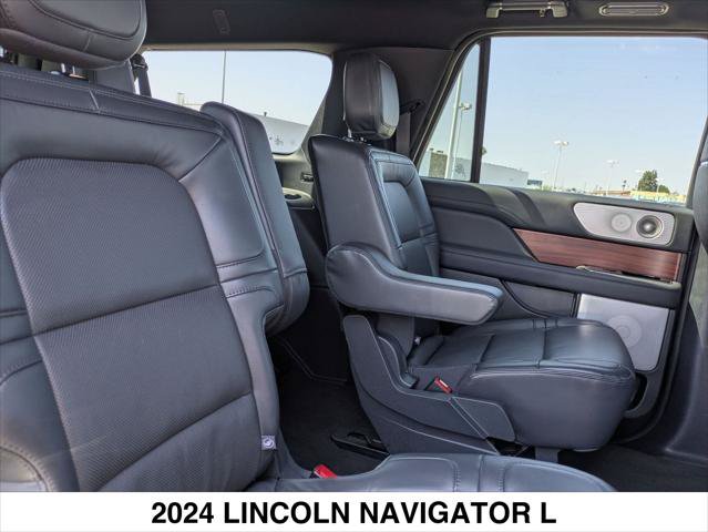 Used 2024 Lincoln Navigator L Reserve AWD/4WD image 23