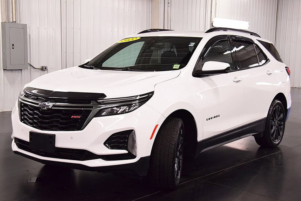 Used 2022 Chevrolet Equinox RS AWD/4WD image 3
