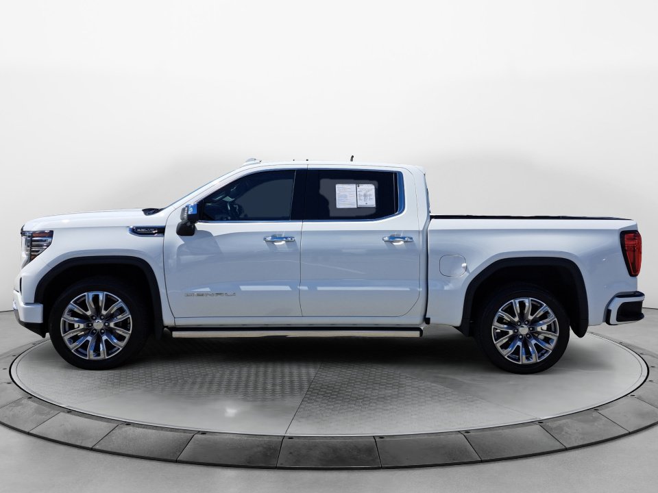Used 2024 GMC Sierra 1500 Denali w/ Denali Reserve Package AWD/4WD image 4