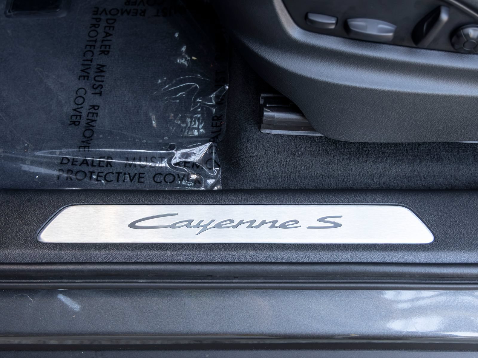 Certified 2024 Porsche Cayenne S AWD/4WD image 29