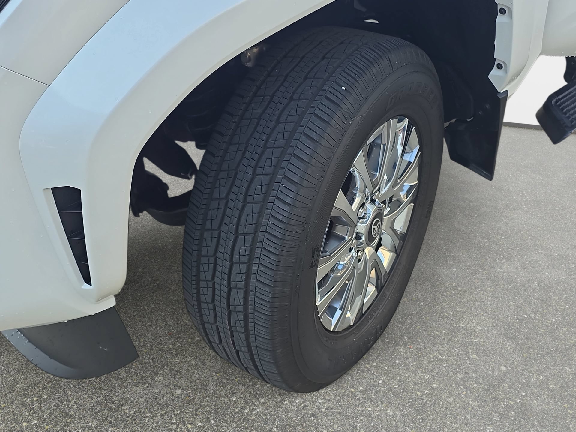 Used 2025 Toyota Tacoma Limited AWD/4WD image 30