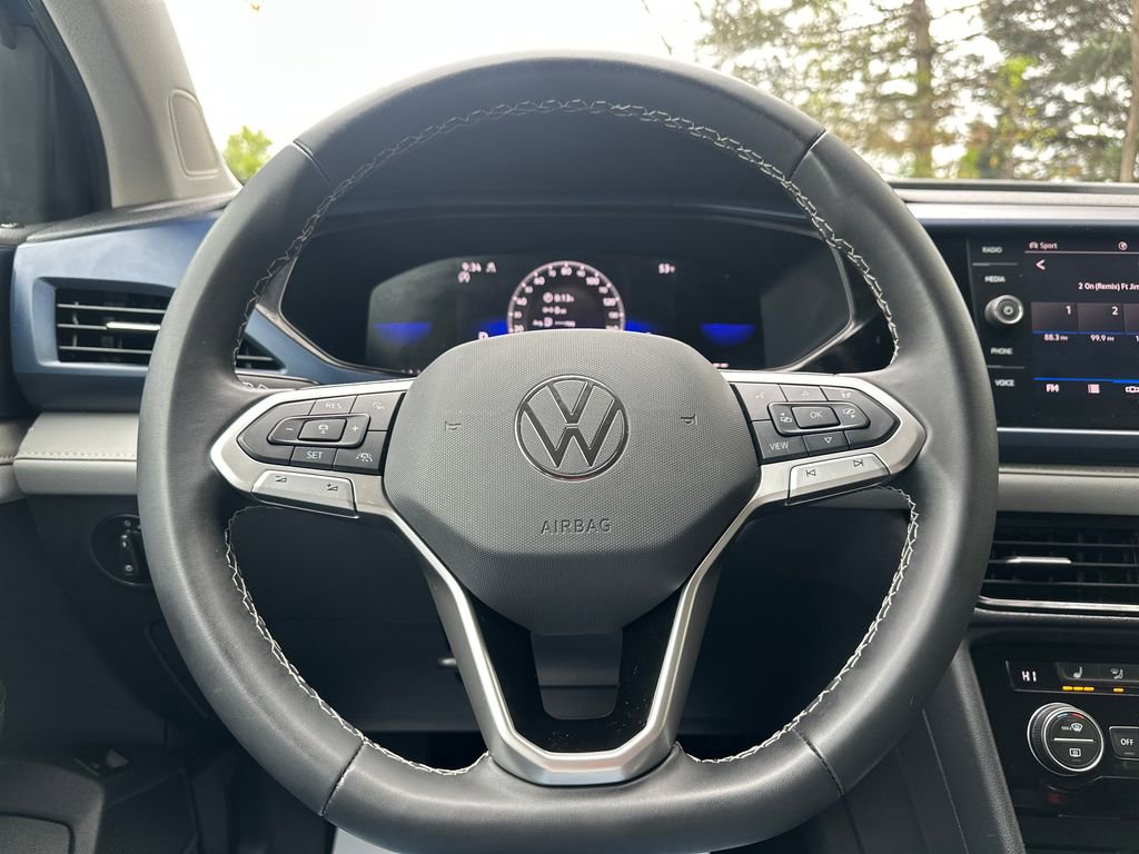 Used 2024 Volkswagen Taos SE AWD/4WD image 7