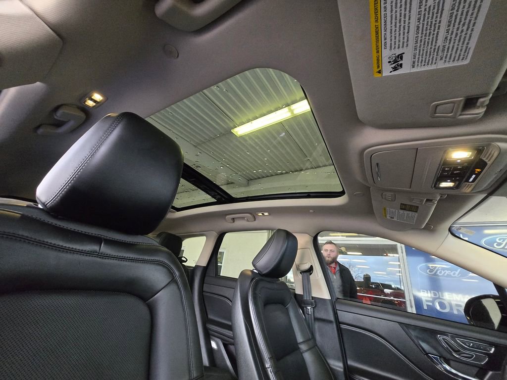 Used 2023 Lincoln Corsair AWD w/ Equipment Group 101A image 28