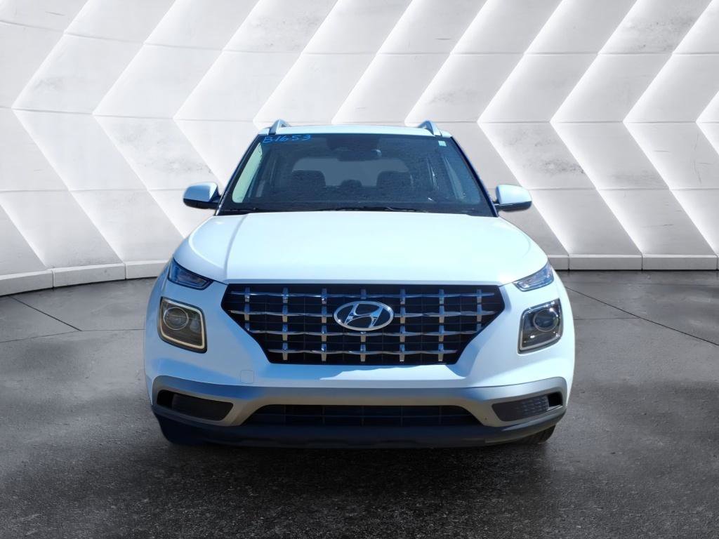 Certified 2025 Hyundai Venue SEL image 8
