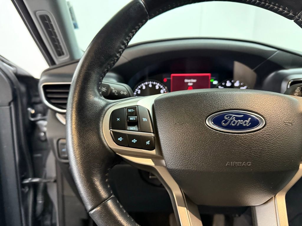 Certified 2022 Ford Explorer XLT w/ Equipment Group 202A image 22