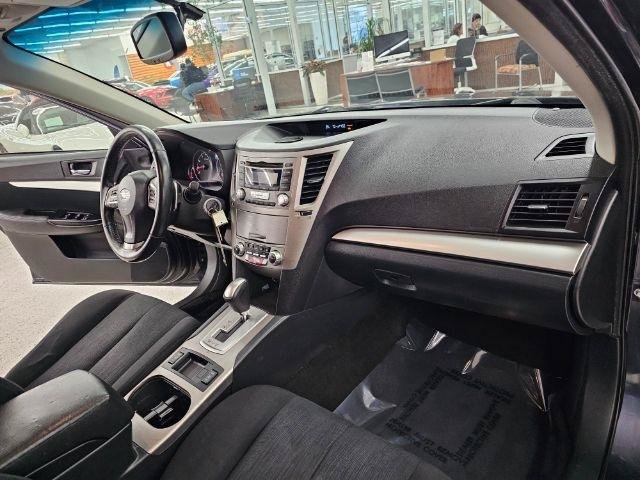 Used 2013 Subaru Outback 2.5i Premium AWD/4WD image 8