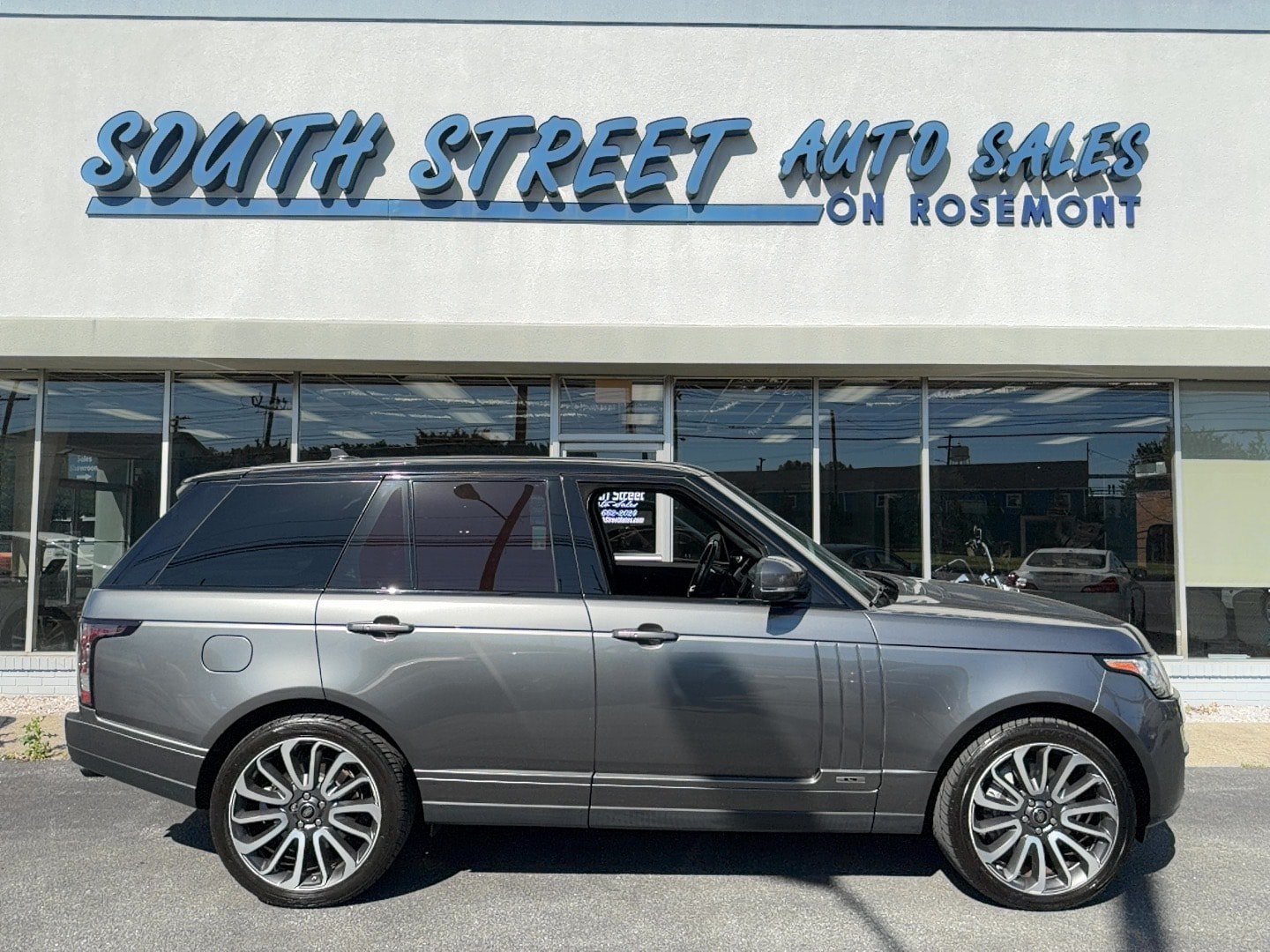 Used 2016 Land Rover Range Rover Supercharged AWD/4WD image 1