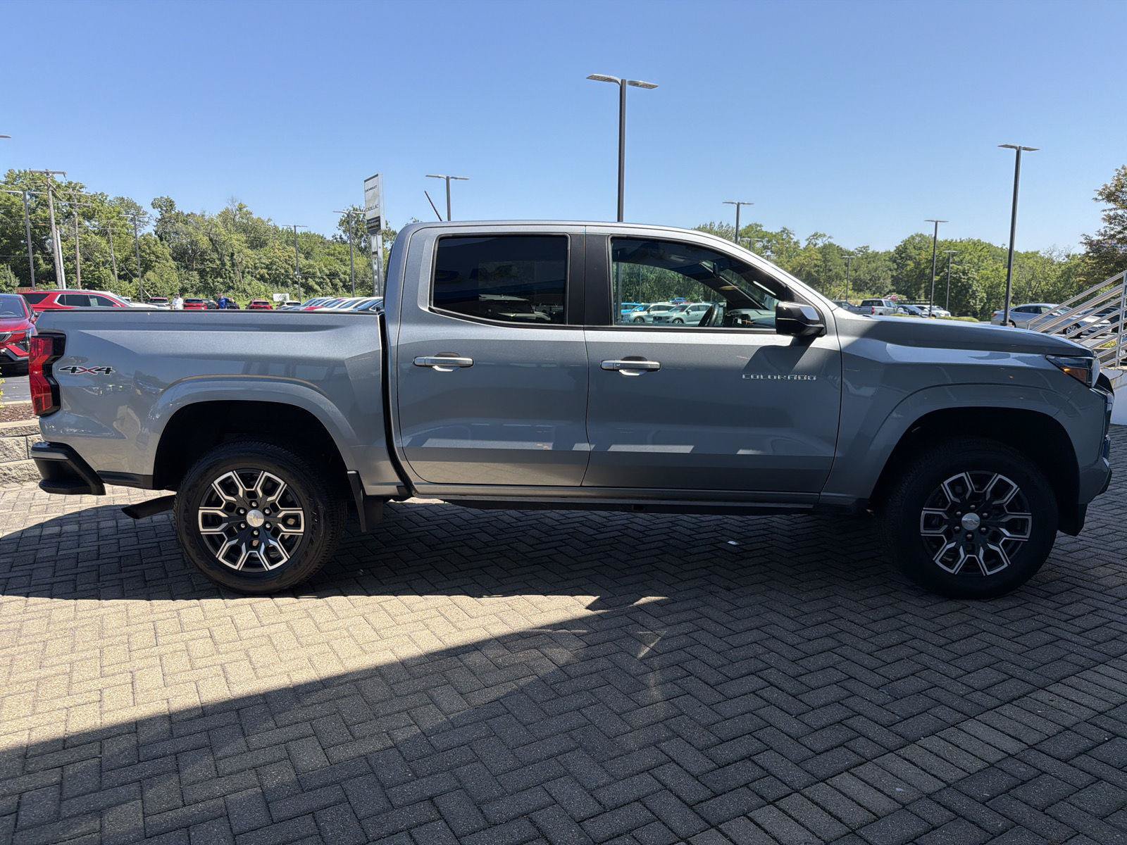 Used 2023 Chevrolet Colorado LT w/ LT Convenience Package II AWD/4WD image 6