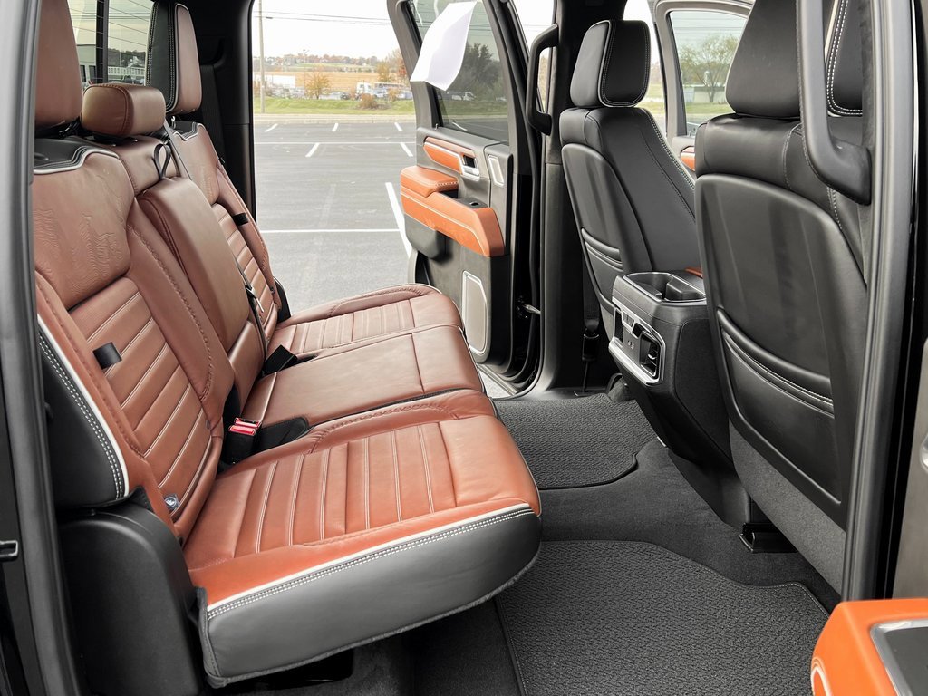 Used 2025 GMC Sierra 3500 Denali Ultimate image 24