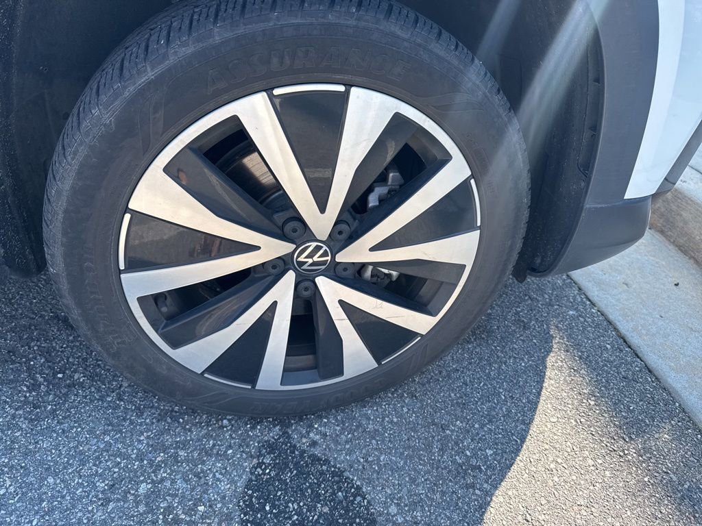 Used 2024 Volkswagen Taos SE image 5