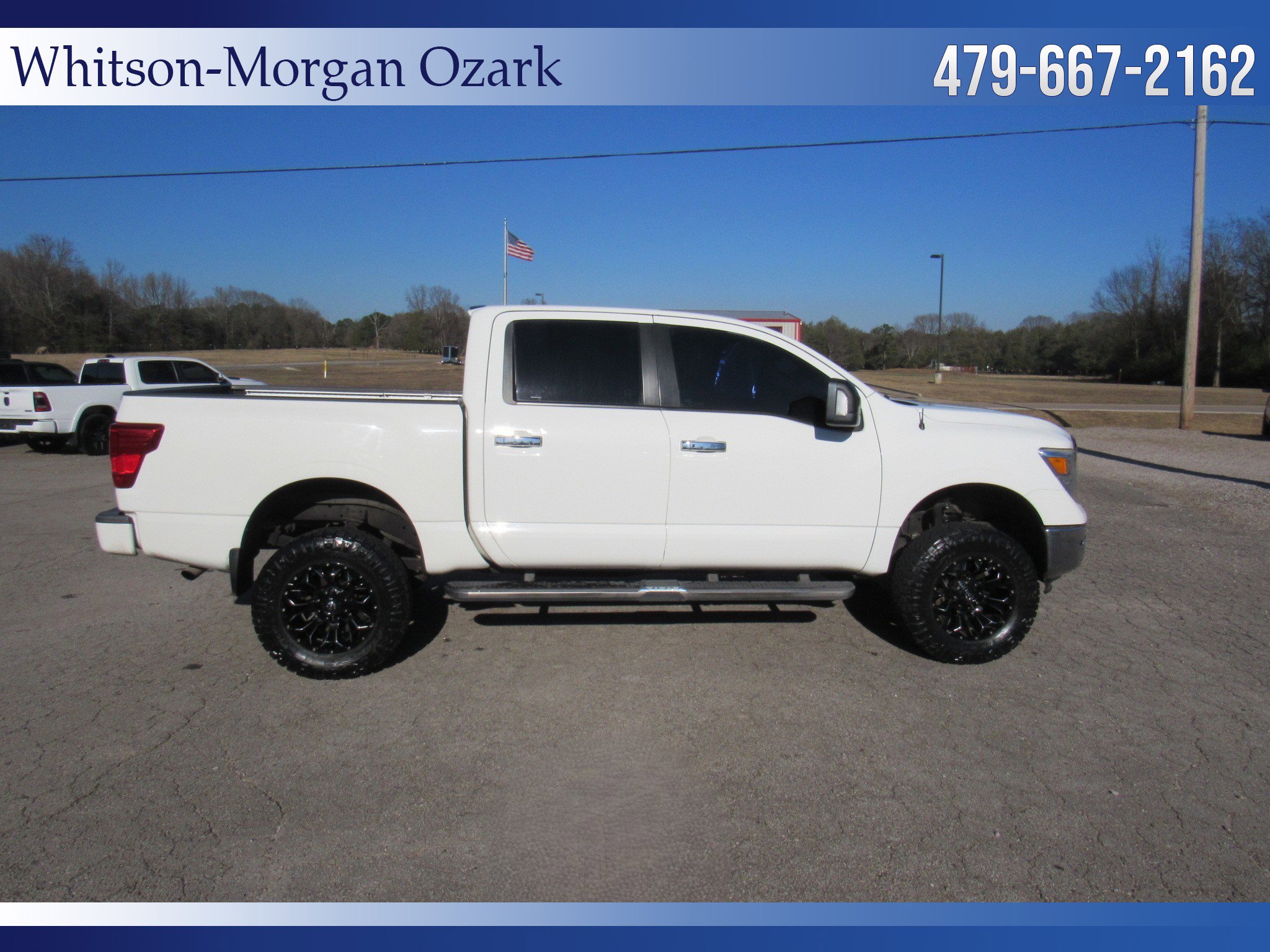 Used 2018 Nissan Titan SV w/ SV Convenience Package image 15