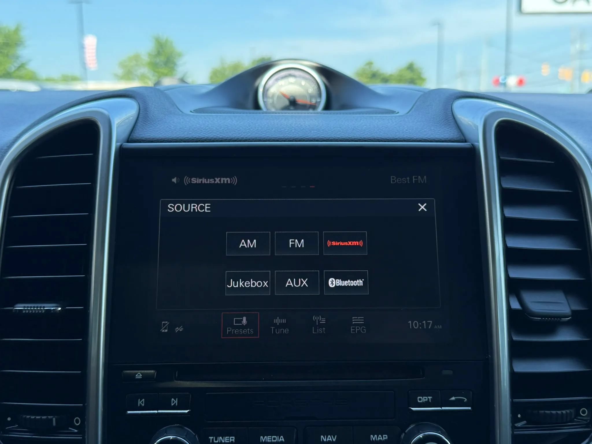 Used 2018 Porsche Cayenne Platinum Edition AWD/4WD image 34
