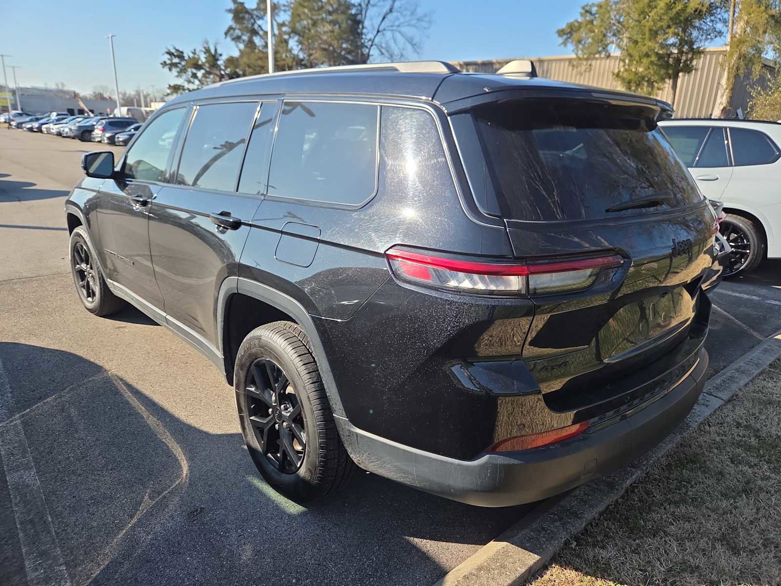 Used 2024 Jeep Grand Cherokee L Laredo image 6