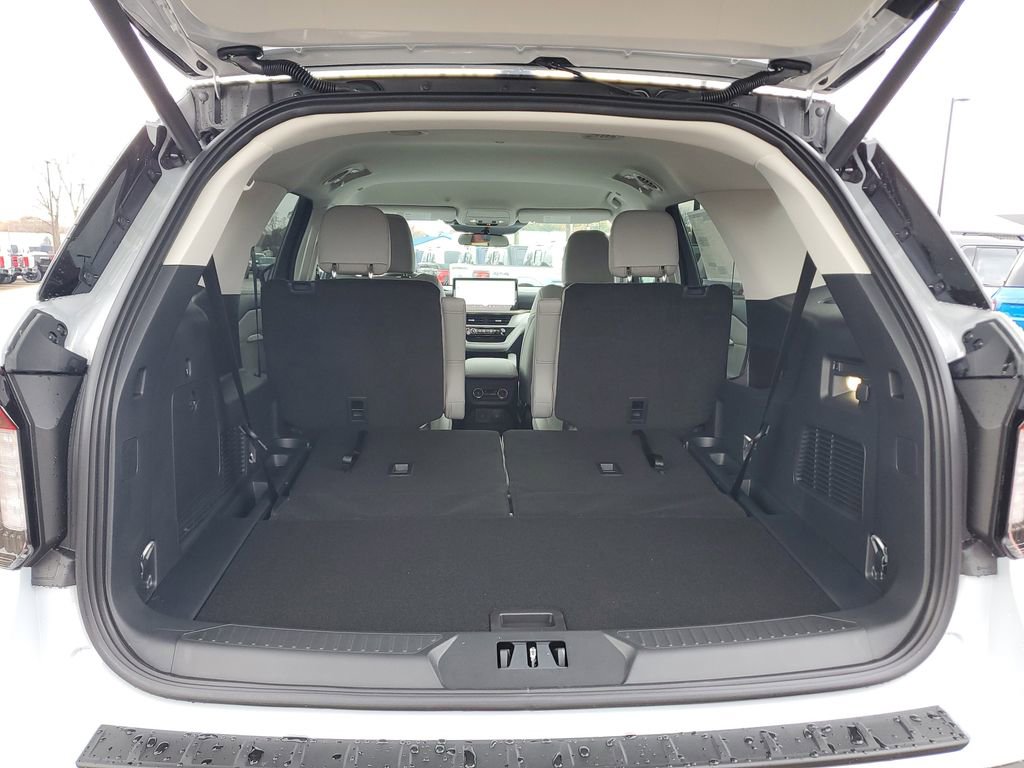 New 2026 Ford Explorer Active w/ Active Comfort Package image 8