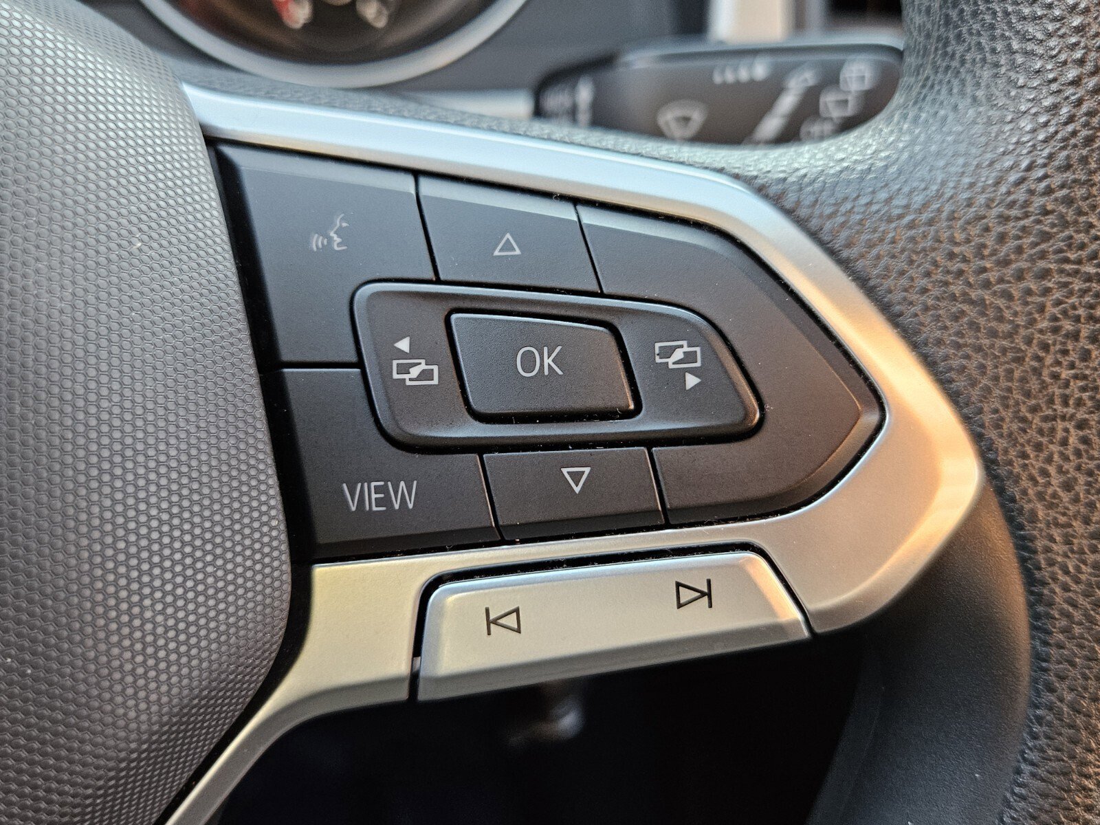 Used 2021 Volkswagen Atlas Cross Sport S image 30