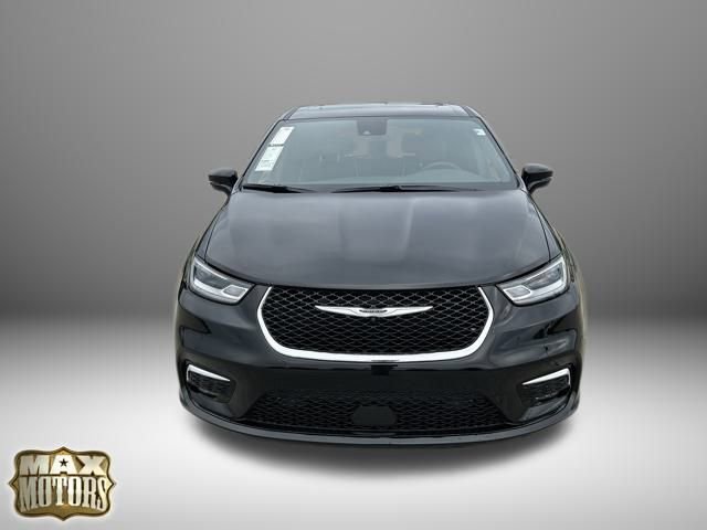 New 2026 Chrysler Pacifica Limited image 13