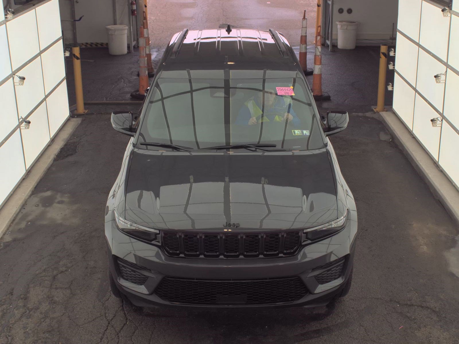Used 2023 Jeep Grand Cherokee Altitude image 2