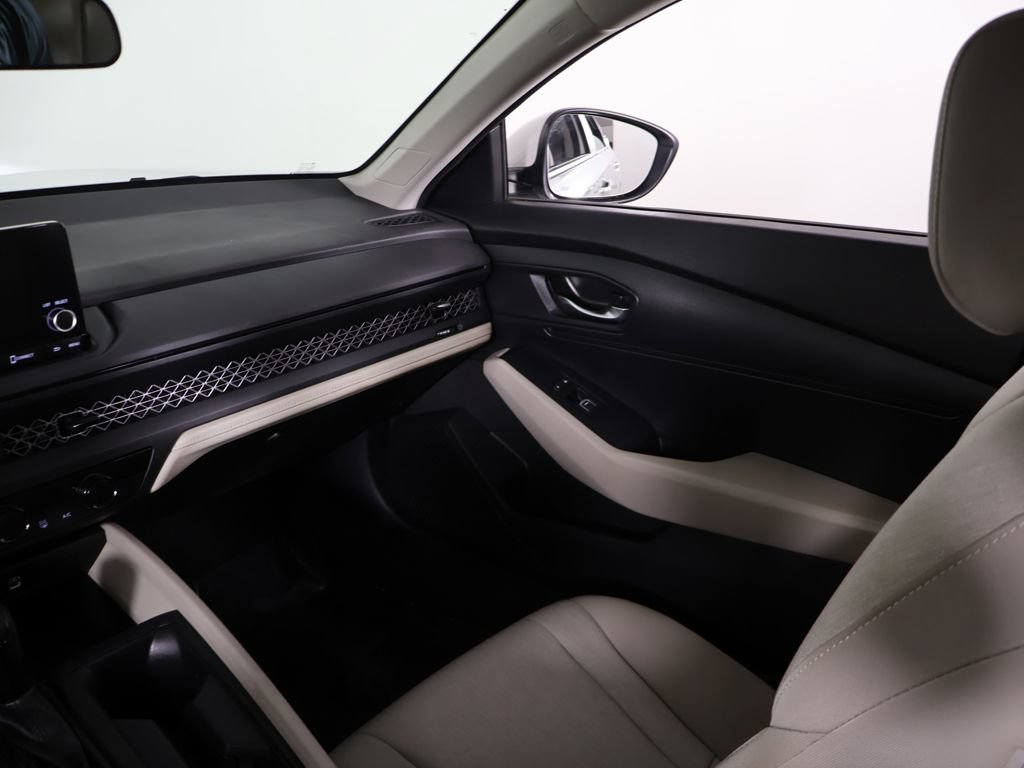 Used 2023 Honda Accord LX image 32
