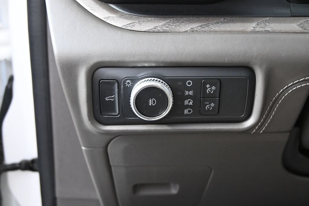 Used 2022 Ford Explorer Platinum w/ Equipment Group 601A AWD/4WD image 25