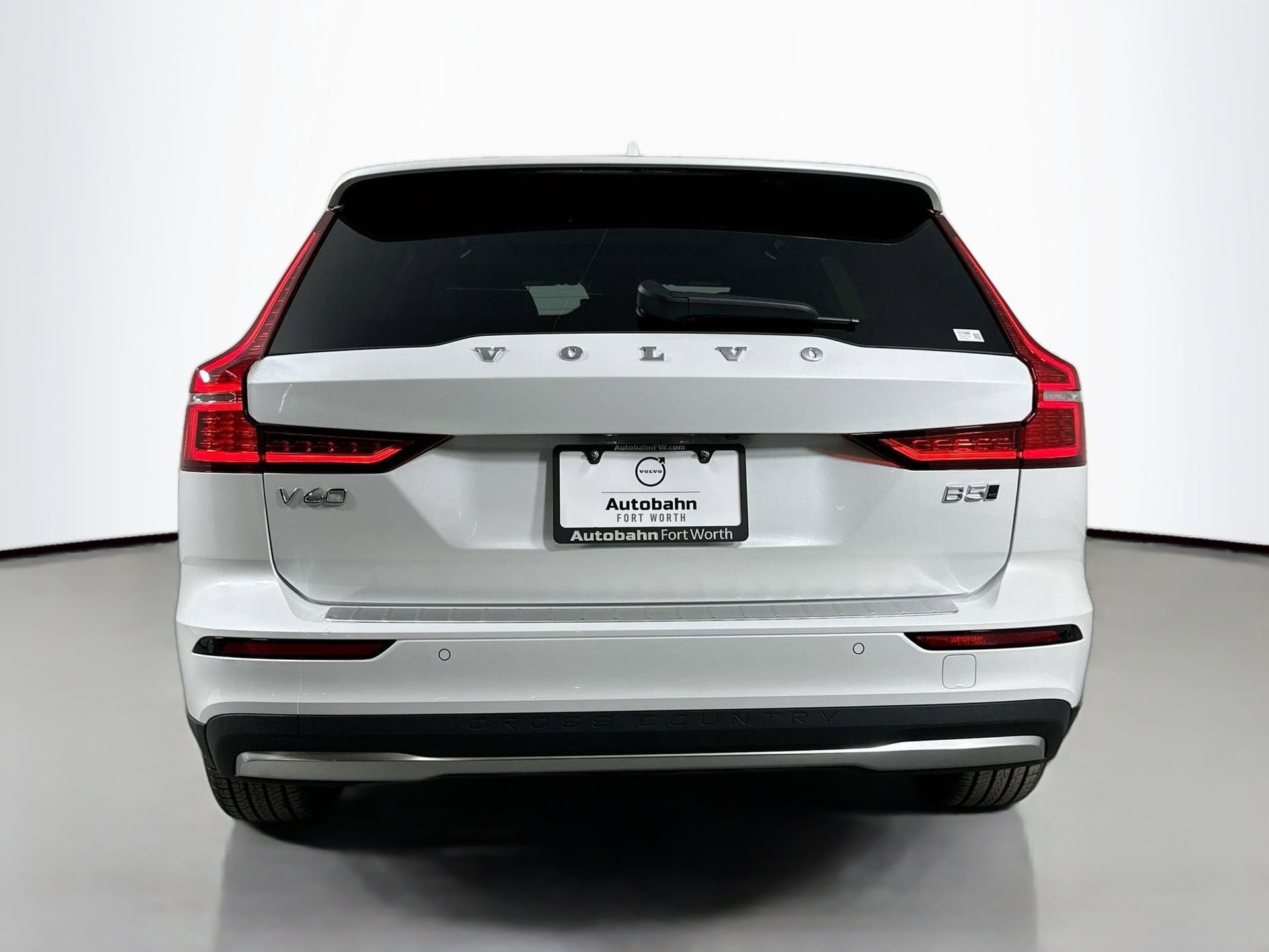 New 2026 Volvo V60 B5 Cross Country Plus w/ Protection Package Premier image 6