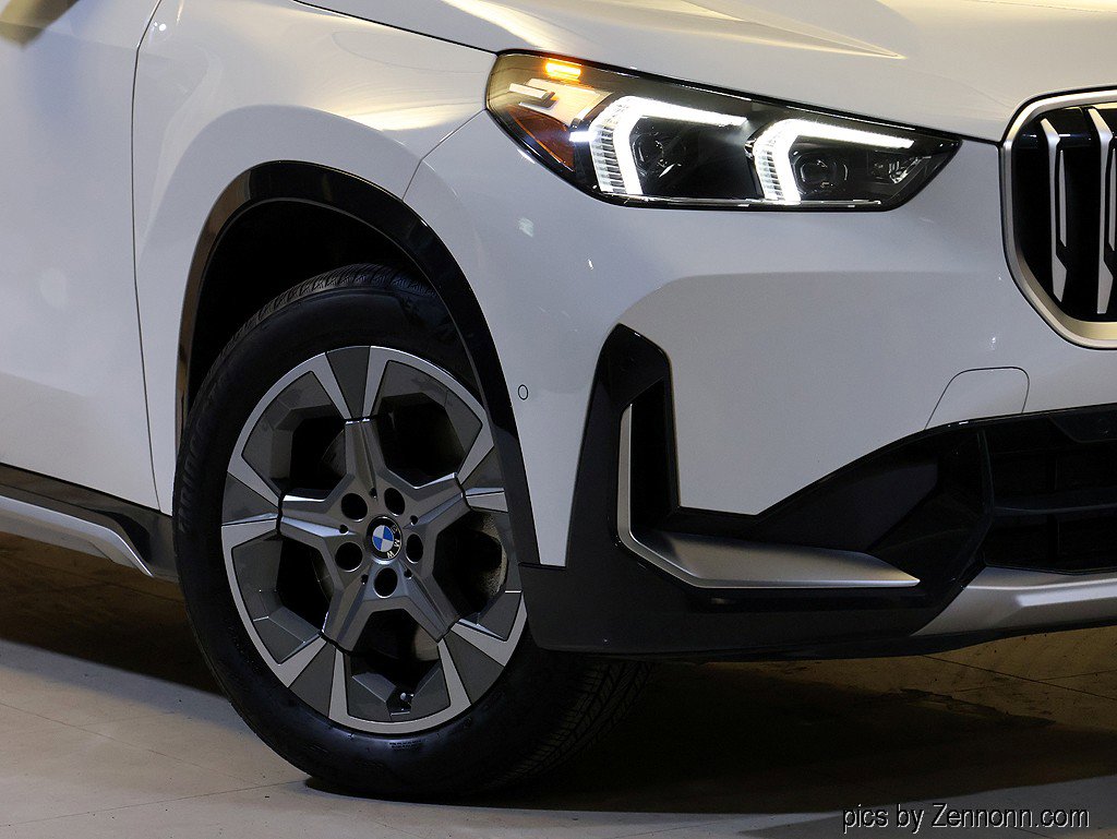 Certified 2025 BMW X1 xDrive28i w/ Technology Package image 3