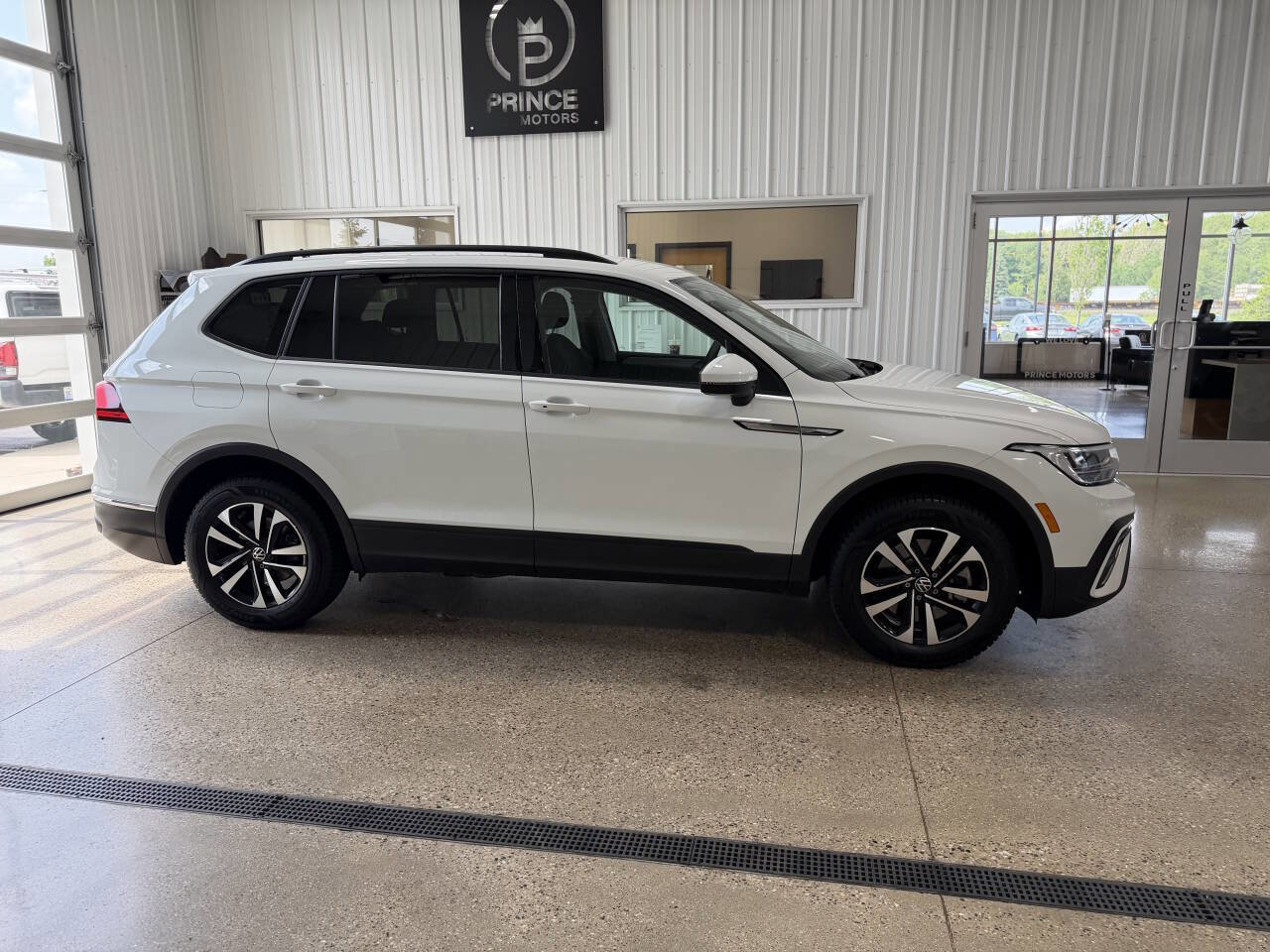 Used 2024 Volkswagen Tiguan S AWD/4WD image 8