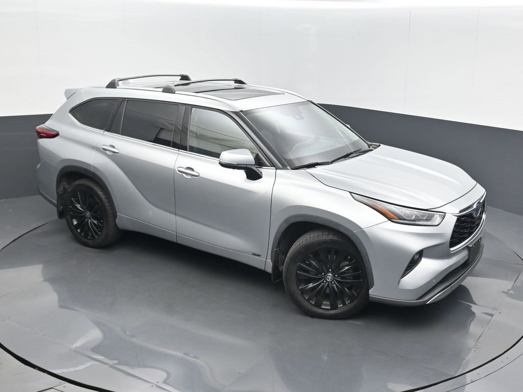 Used 2021 Toyota Highlander Platinum image 32