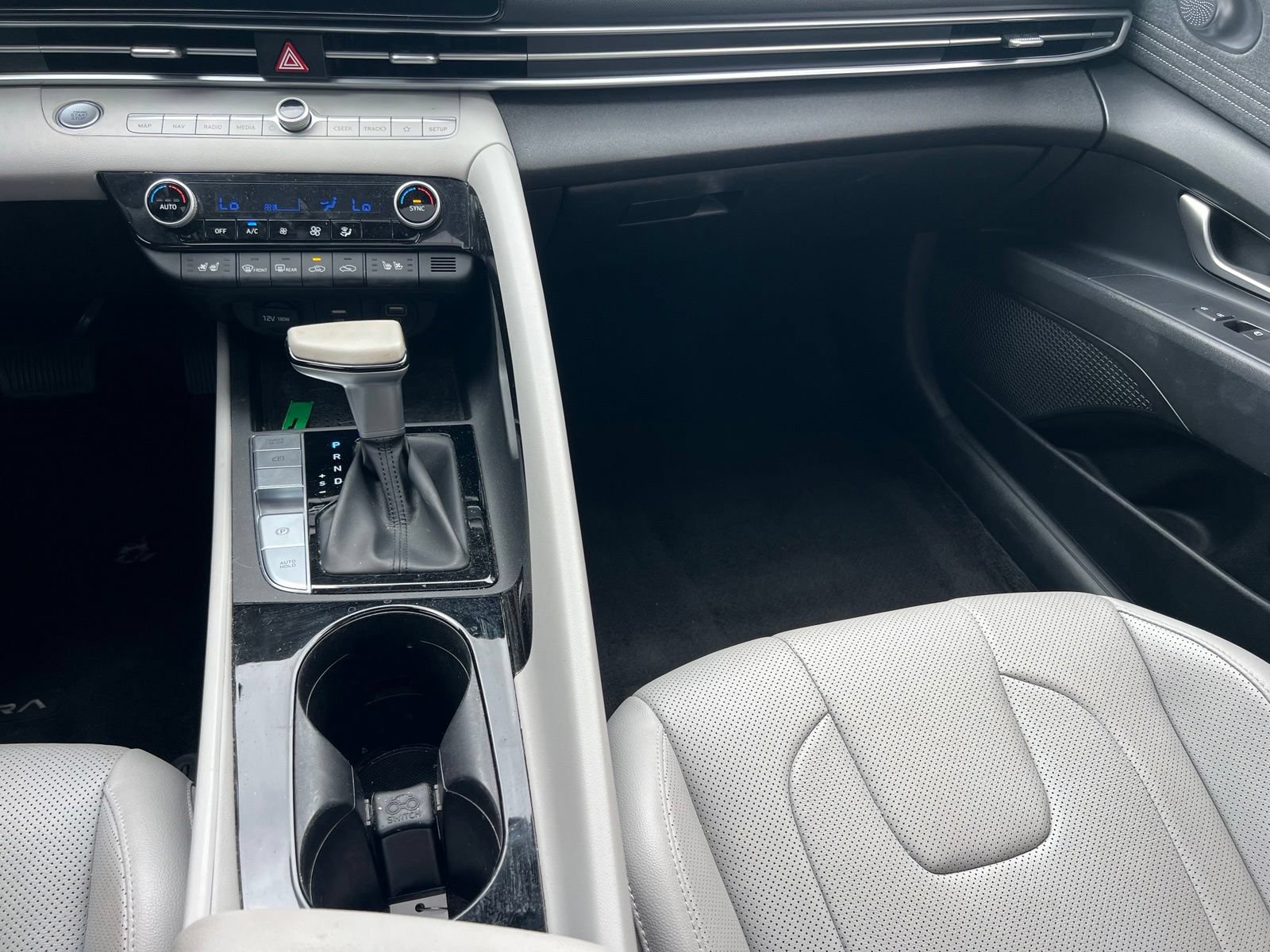 Certified 2021 Hyundai Elantra Limited FWD image 34