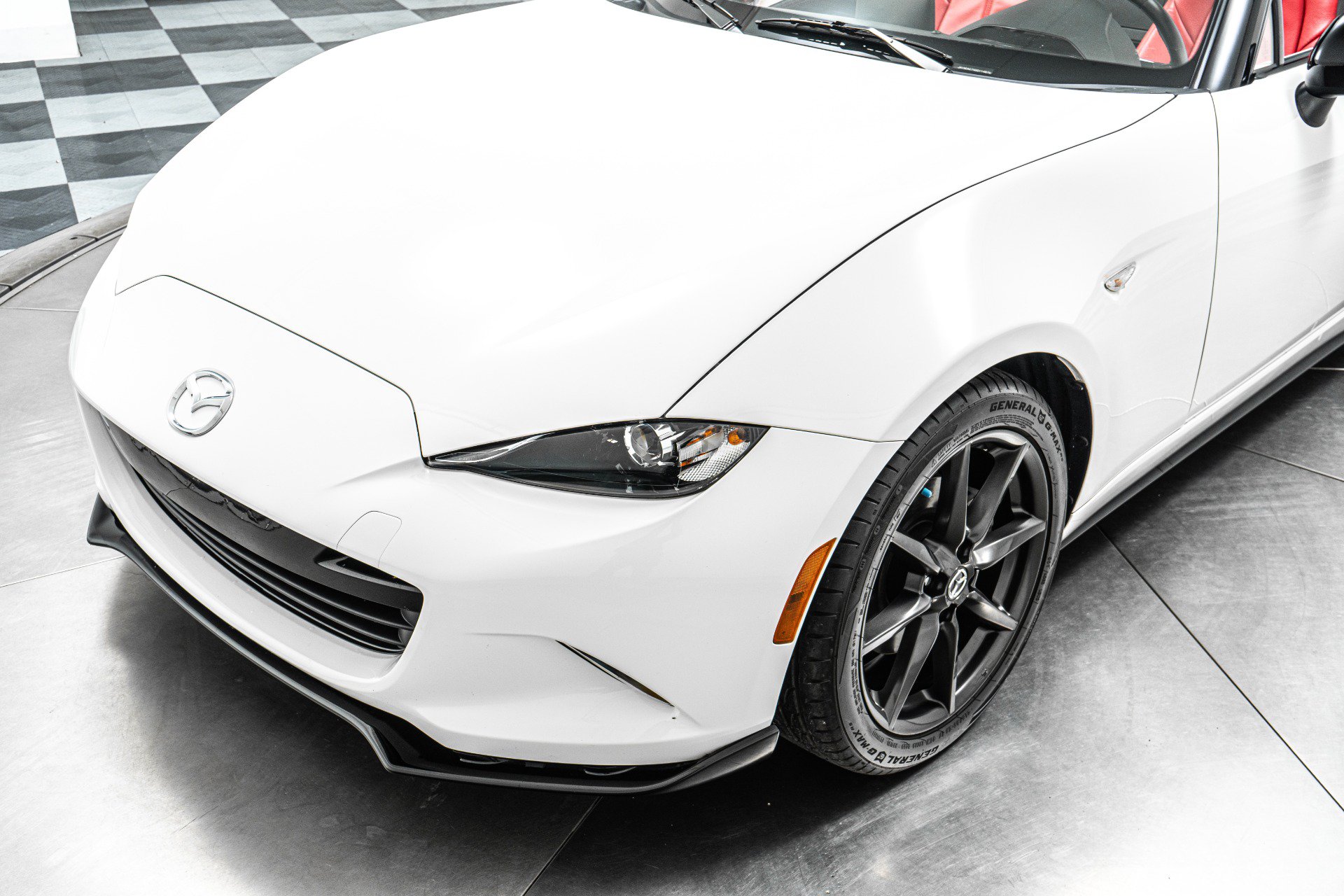 Used 2016 MAZDA MX-5 Miata Club RWD image 32