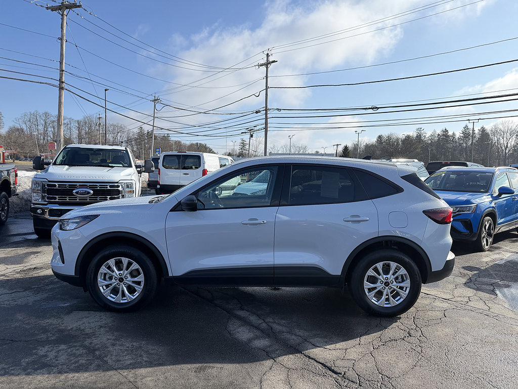 Used 2025 Ford Escape Active w/ Cold Weather Package AWD/4WD image 2