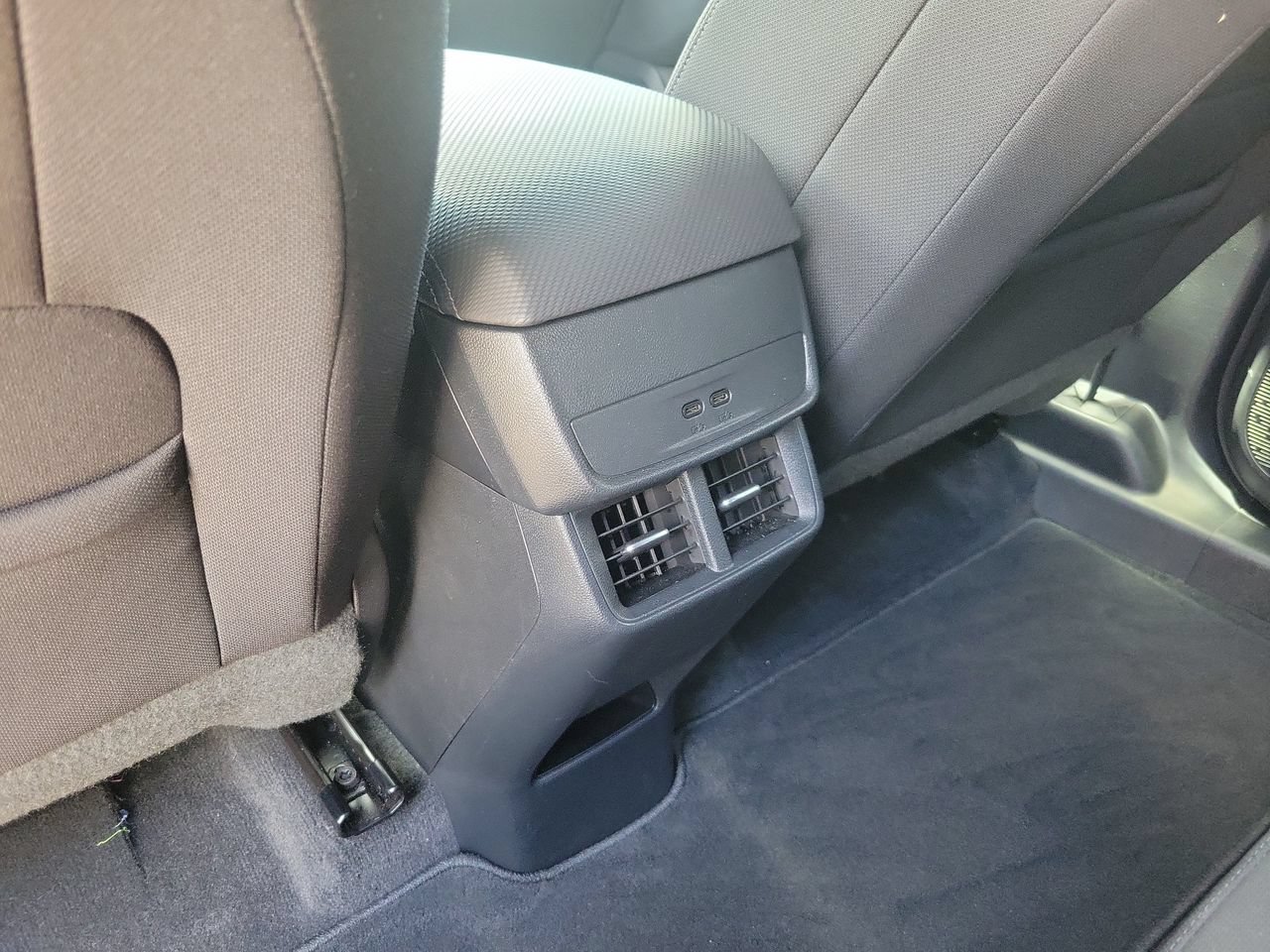 Used 2026 Chevrolet Equinox LT FWD image 10