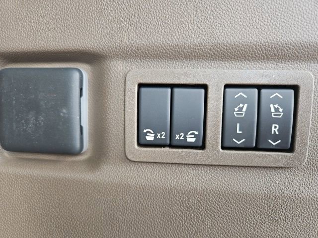 New 2026 GMC Yukon XL Denali w/ Denali Reserve Package image 16