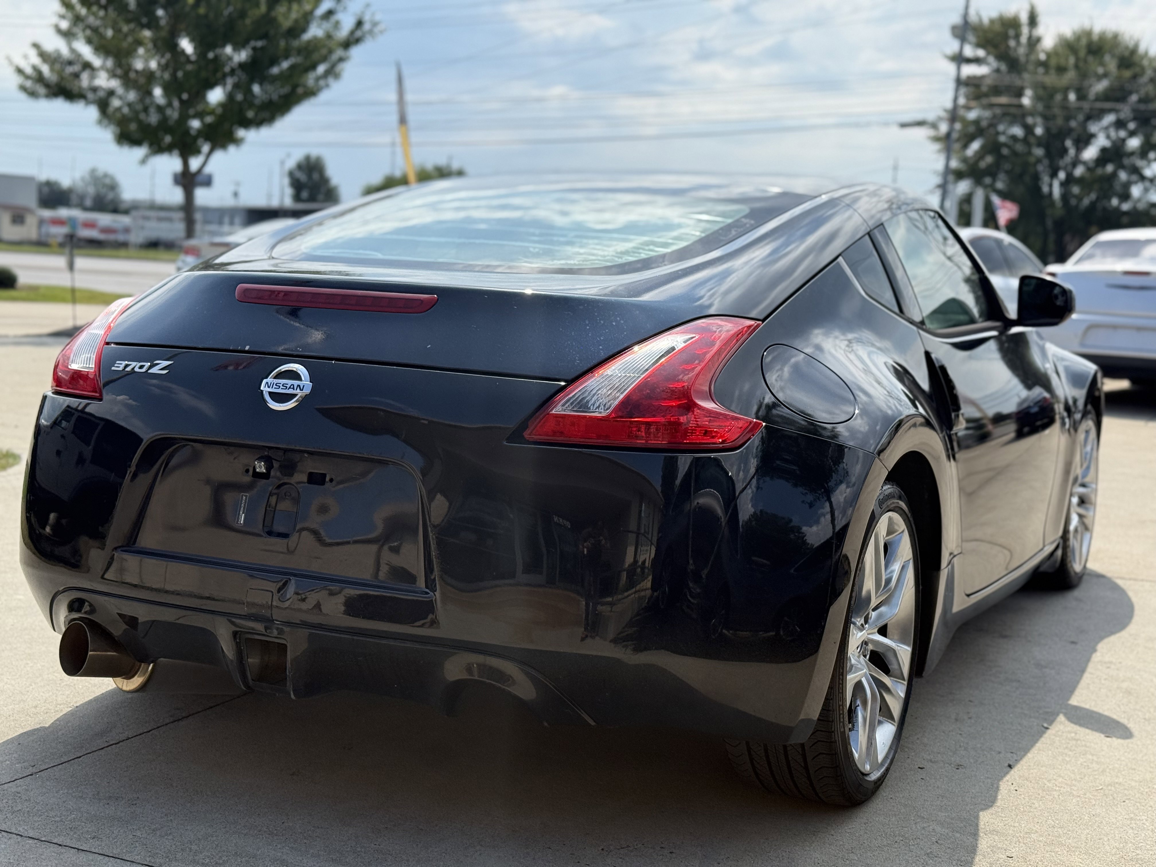 Used 2011 Nissan 370Z Touring w/ Sport Pkg image 7