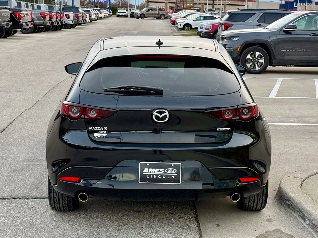 Used 2020 MAZDA MAZDA3 Premium image 4