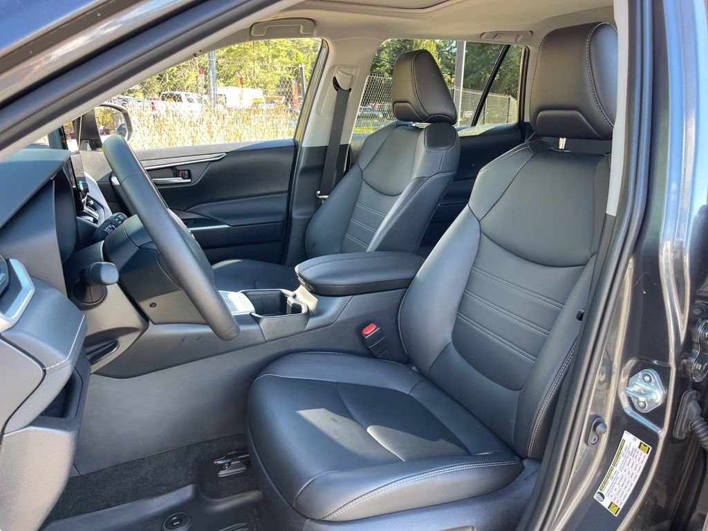 Used 2024 Toyota RAV4 XLE Premium image 20