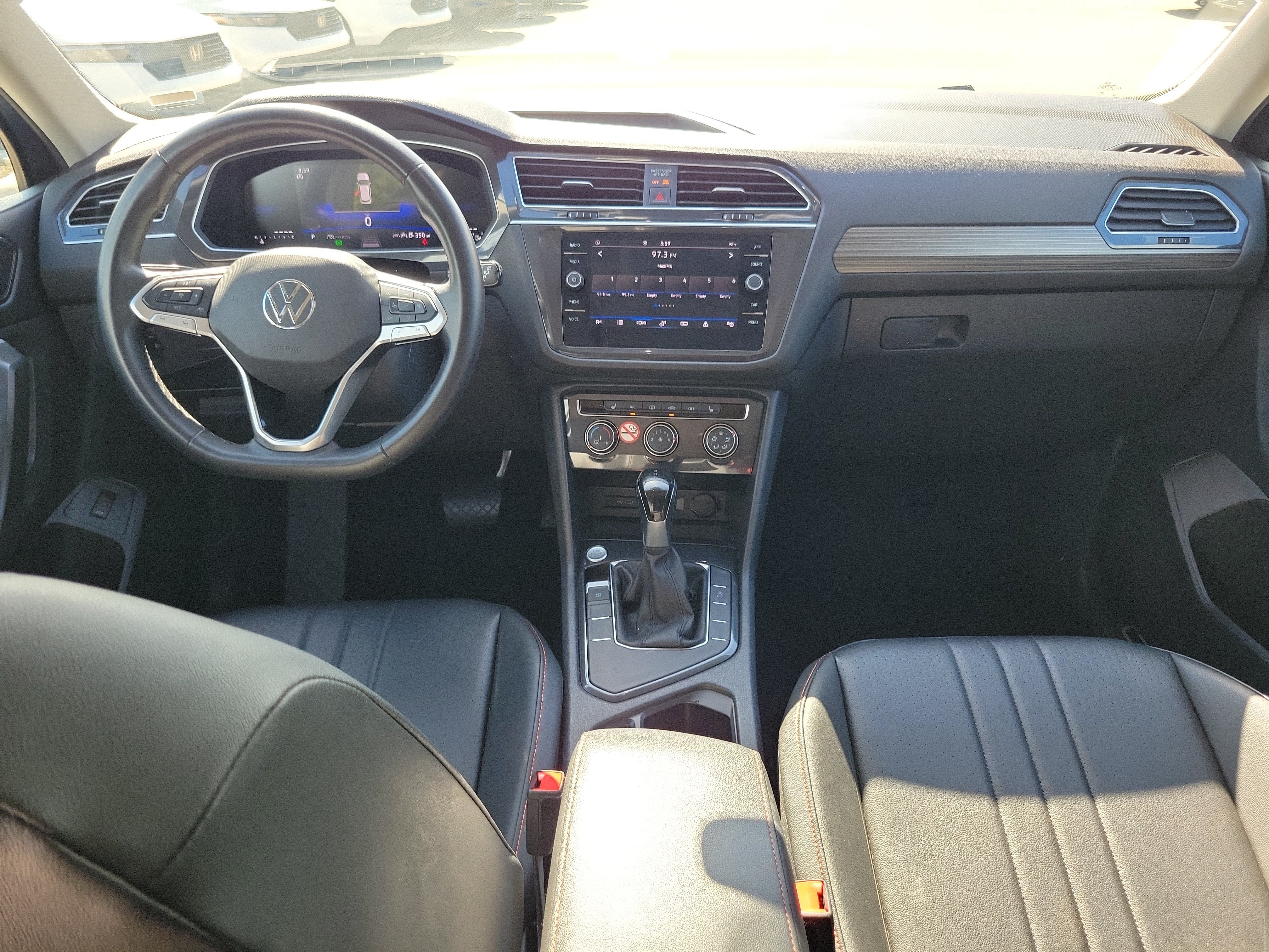Used 2024 Volkswagen Tiguan SE FWD image 17
