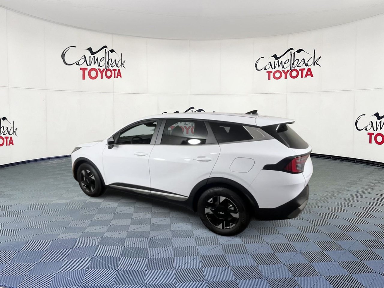 Used 2026 Kia Sportage LX FWD image 8