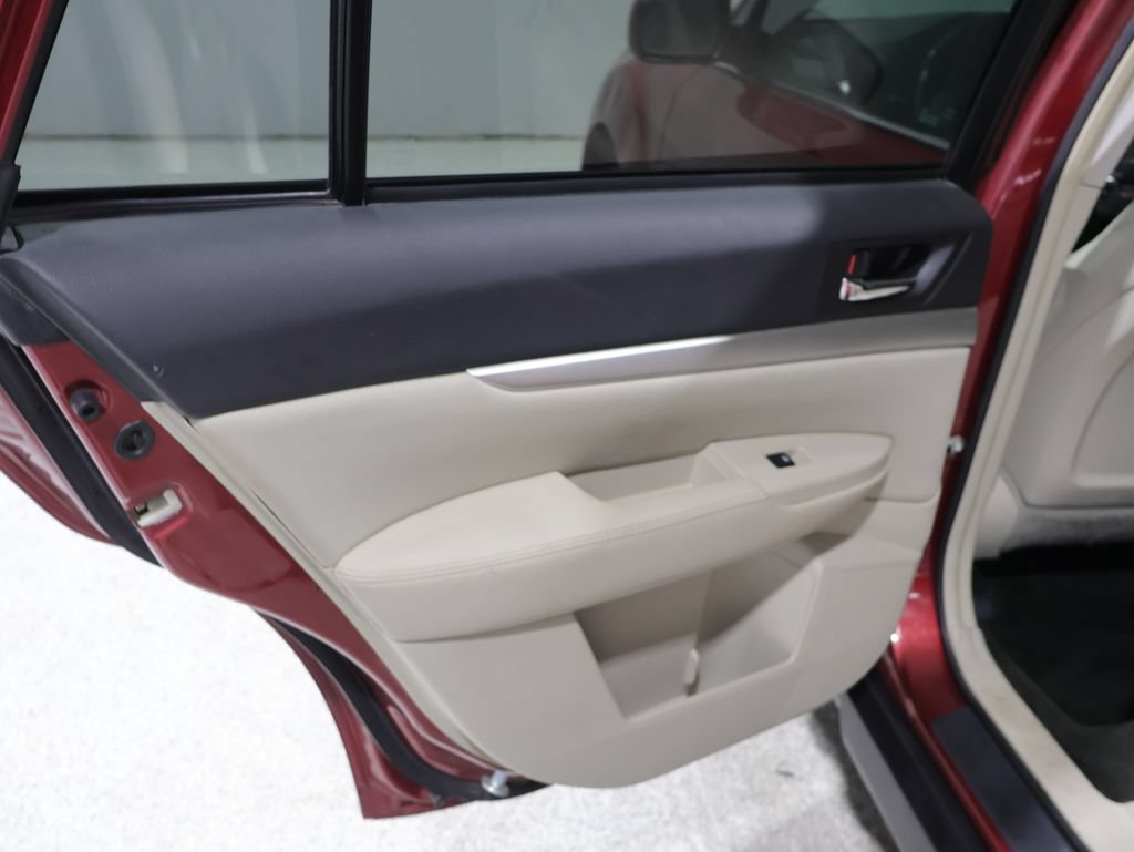 Used 2013 Subaru Outback 2.5i Premium w/ All-Weather Pkg AWD/4WD image 19