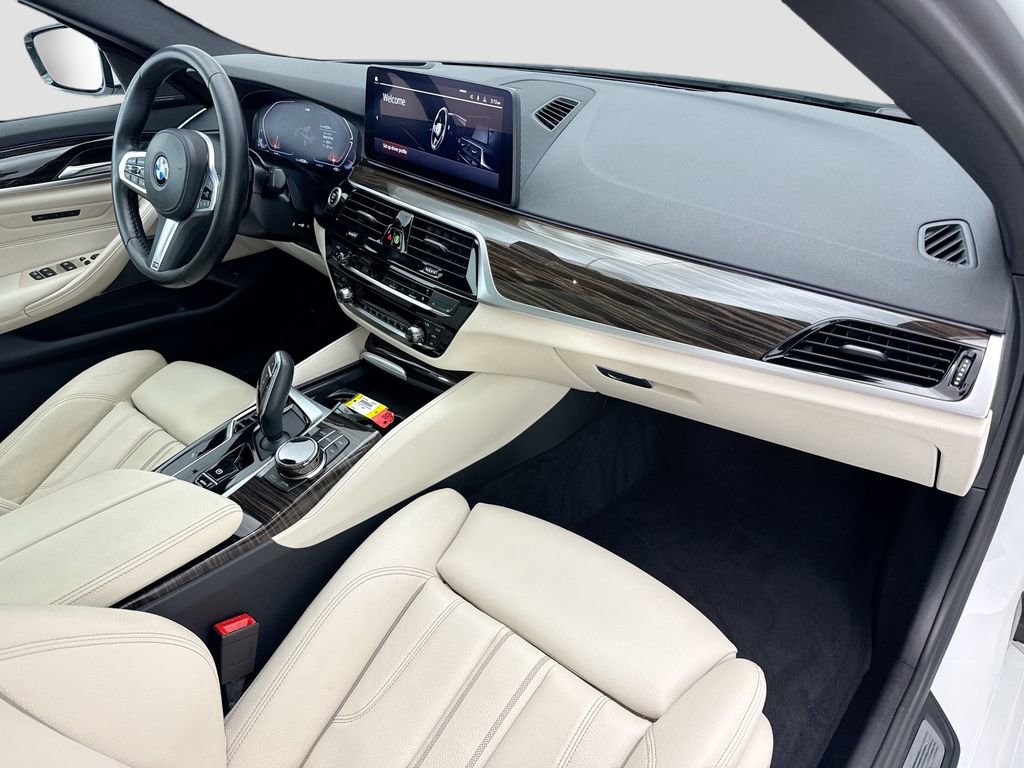 Used 2023 BMW 540i w/ Executive Package RWD image 16