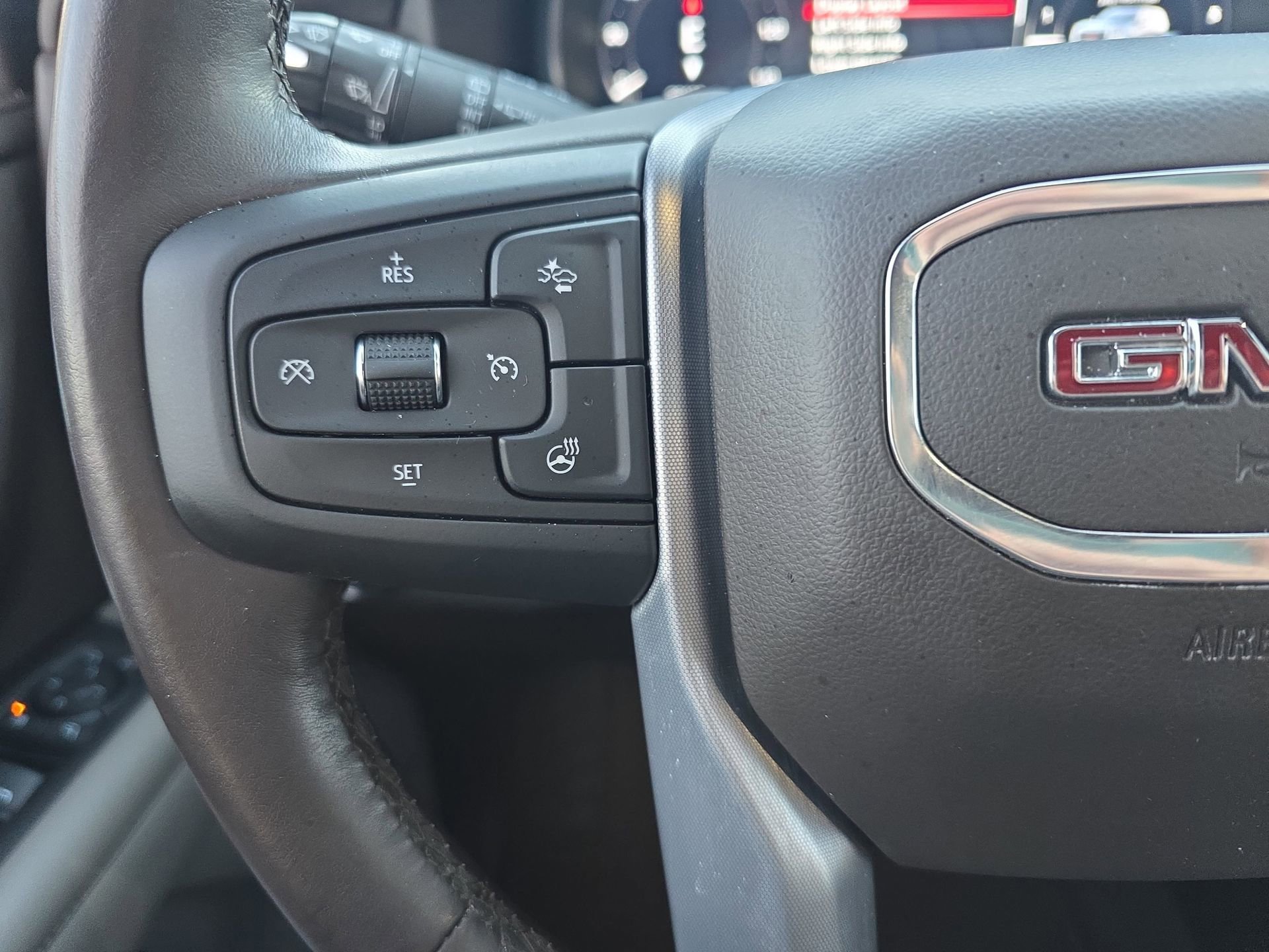 Used 2022 GMC Yukon SLT w/ SLT Premium Package RWD image 17