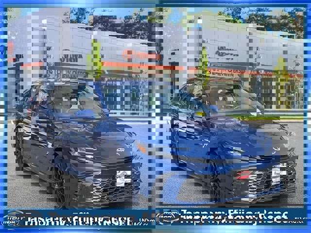 Certified 2025 Toyota Camry SE image 1