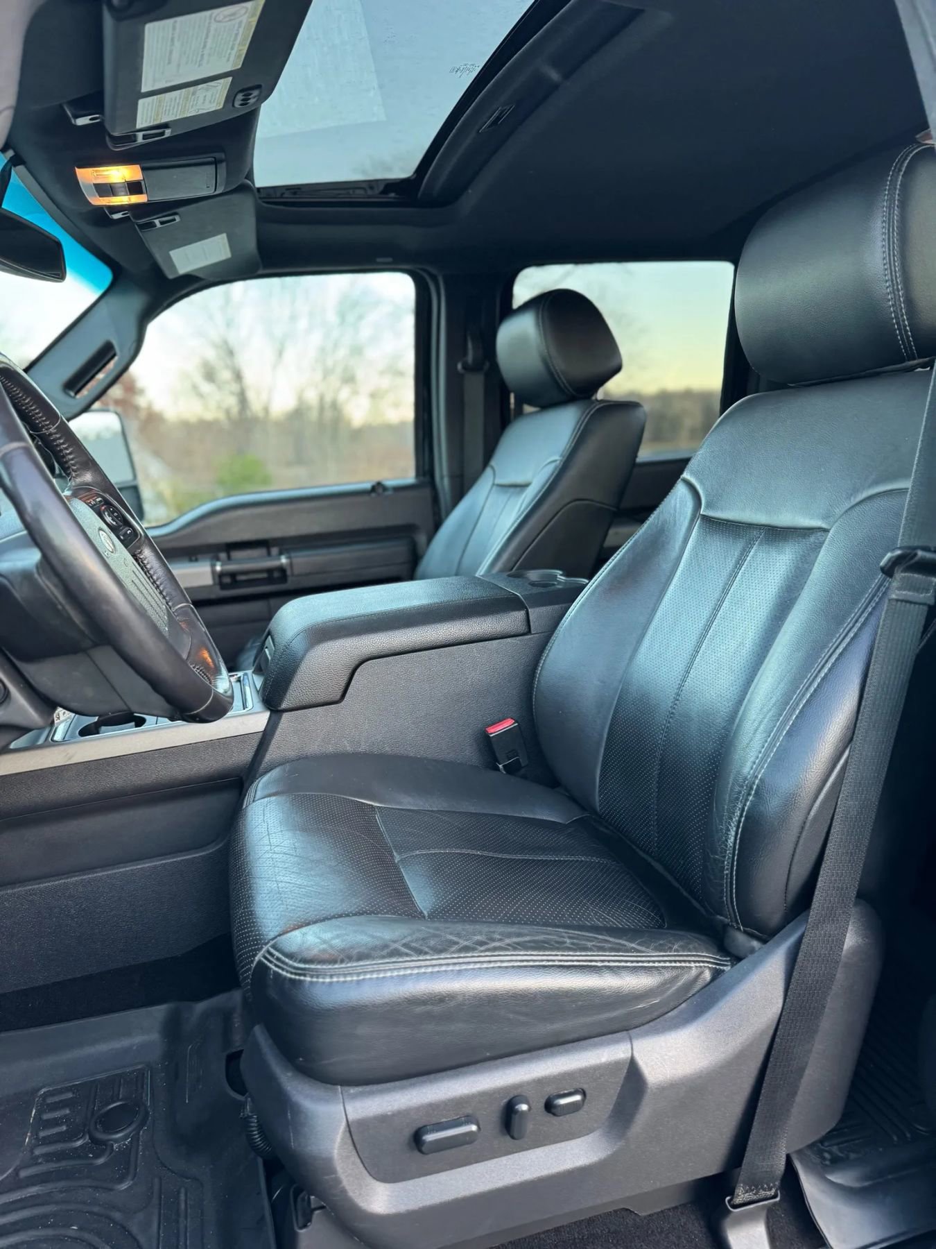 Used 2016 Ford F250 Lariat w/ Lariat Ultimate Package image 11