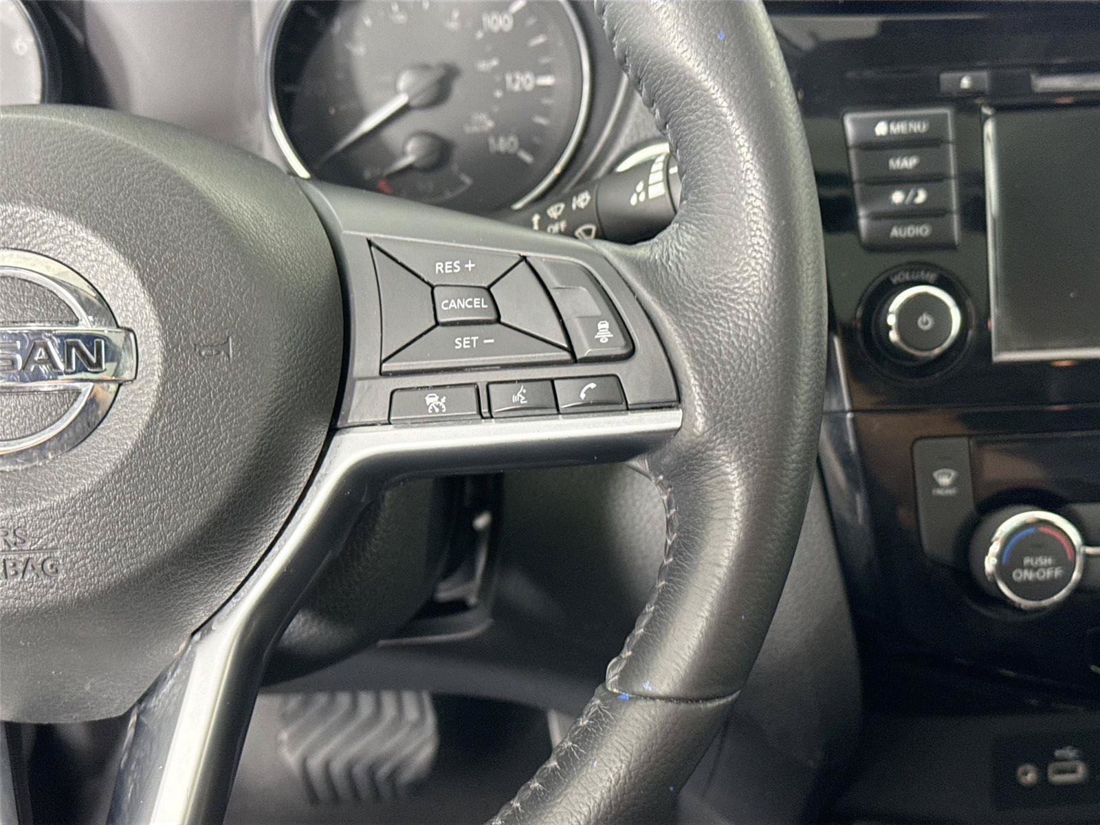 Used 2018 Nissan Rogue SL w/ Premium Package FWD image 19